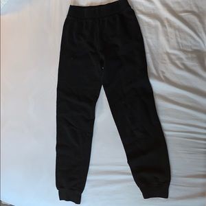 plain black sweatpants 👀🖤